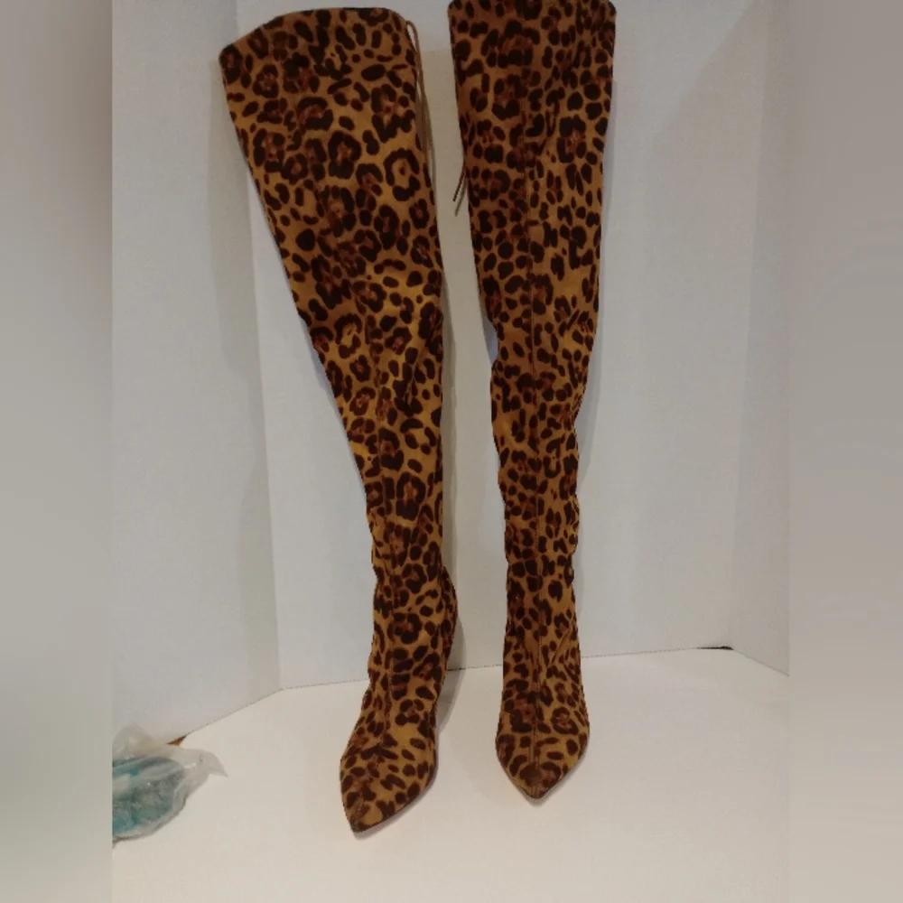 LEOPARD PRINT THIGH HIGH PULL ON BOOTS Sz. 37 EU / 6.5 or 7 US‎